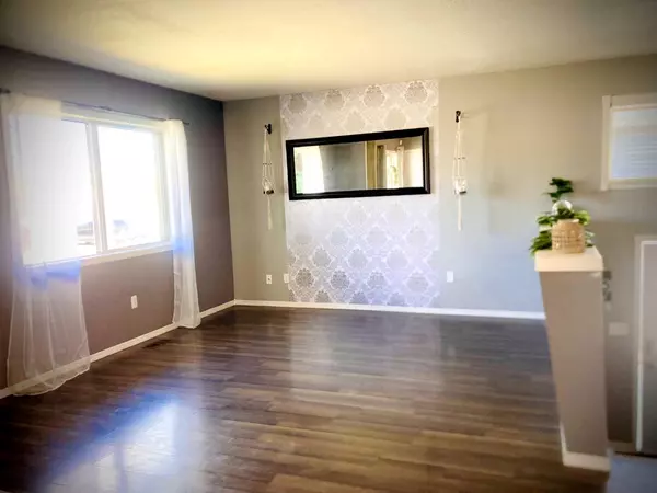 Sylvan Lake, AB T4S 1N4,4417B 47A AVE