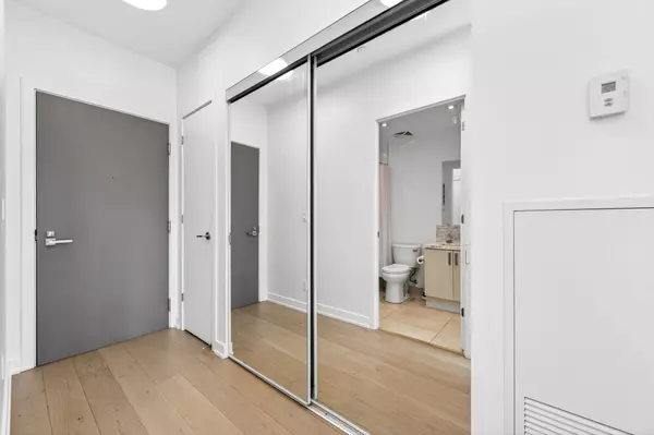 Toronto C02, ON M5P 0A2,501 St Clair AVE W #2109