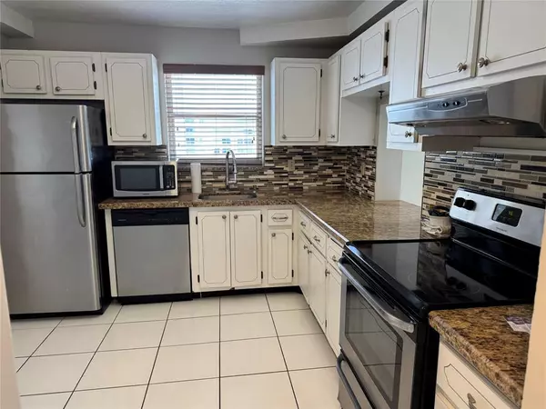 Fort Lauderdale, FL 33308,3015 N Ocean Blvd #15A