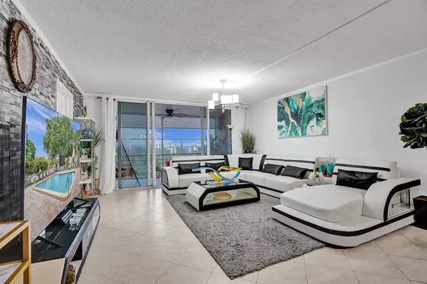 2671 S Course Dr #610, Pompano Beach, FL 33069