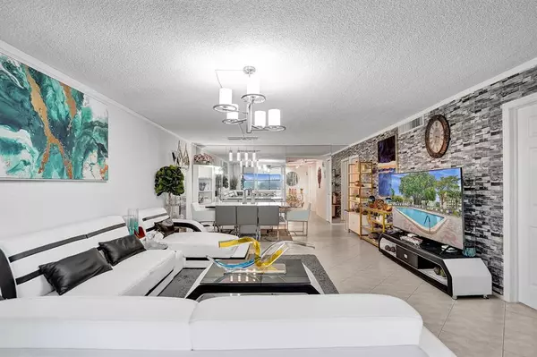 Pompano Beach, FL 33069,2671 S Course Dr #610