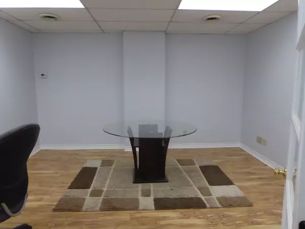 Halton Hills, ON L7G 4A3,116 Guelph ST #5