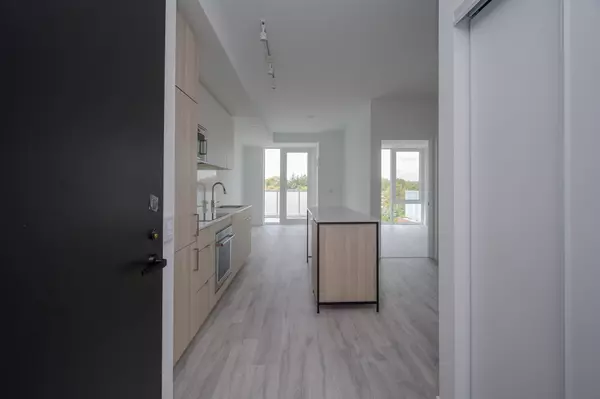 Mississauga, ON L5H 0A7,215 Lakeshore RD W #526