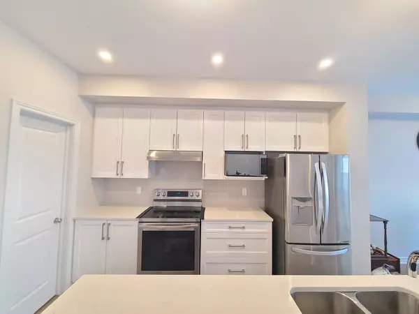 Stittsville - Munster - Richmond, ON K2S 2P8,207 Finsbury AVE