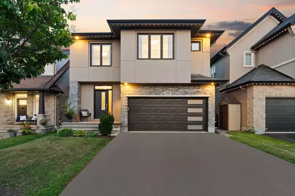 239 Balikun HTS, Kanata, ON K2V 0A4