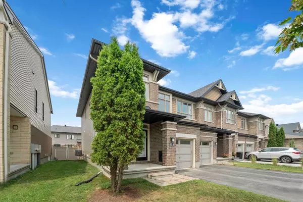 Blossom Park - Airport And Area, ON K1V 2M9,424 Cooks Mill CRES