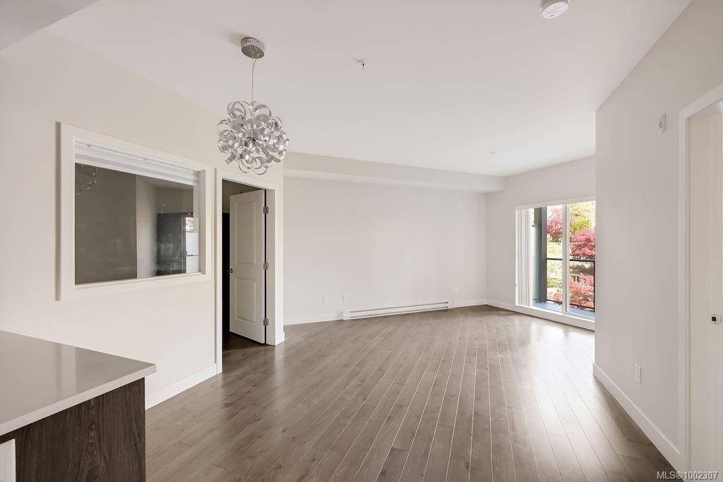 1000 Inverness Rd #203, Saanich, BC V8X 2S1