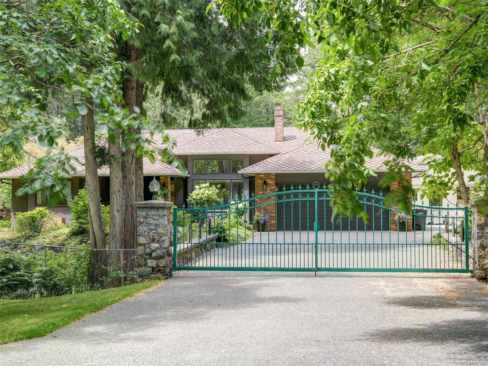 4860 Excelsior Rd, Saanich, BC V9E 2E5