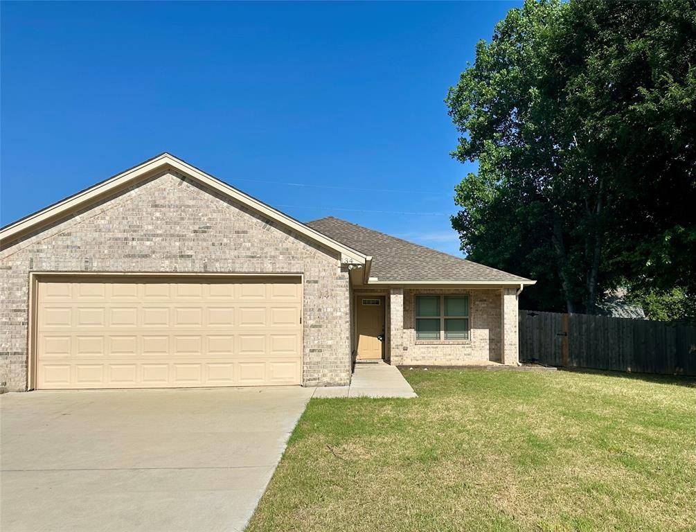 134 Dennis Drive, Azle, TX 76020