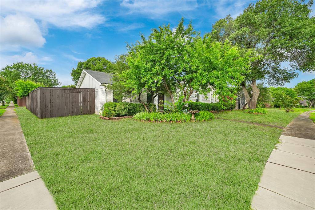 Dallas, TX 75243,10258 Green Ash Road