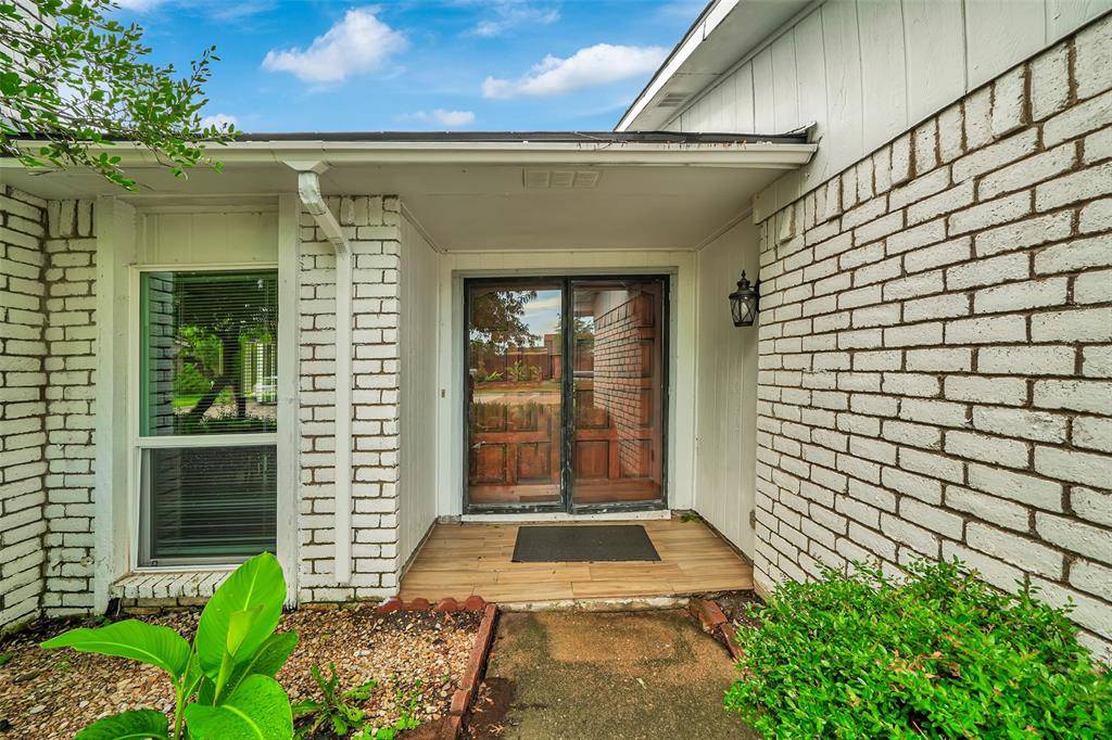 Dallas, TX 75243,10258 Green Ash Road