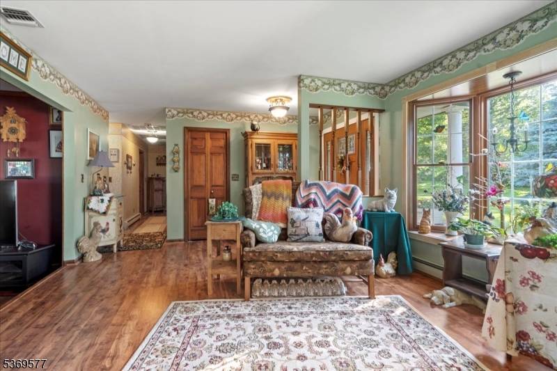 Vernon Twp., NJ 07421,922 Warwick Tpke