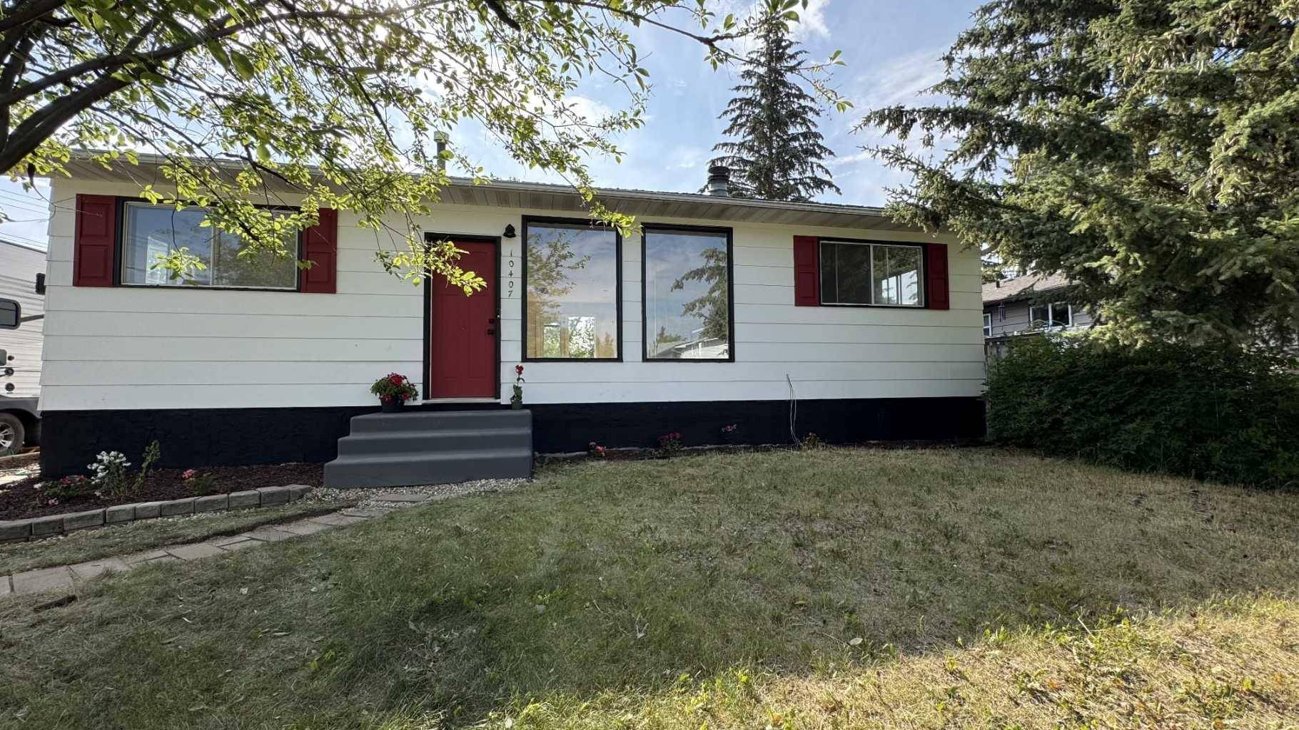 10407 103 AVE, Hythe, AB T0H2C0