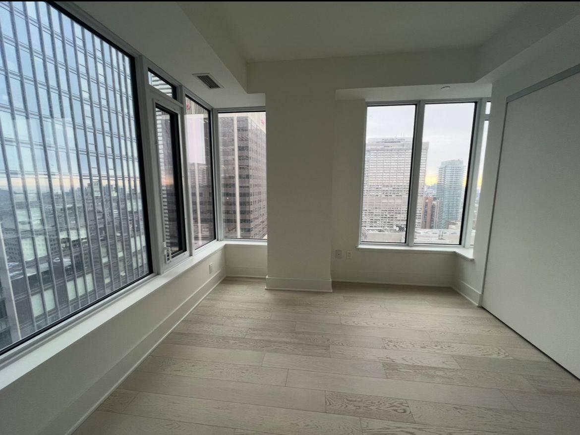 Toronto C02, ON M4W 0B7,11 Yorkville AVE #3207
