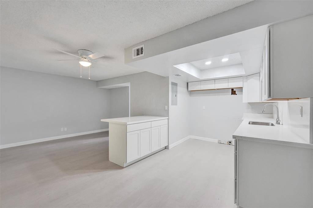 9 Madrid Ln, Fort Lauderdale, FL 33324