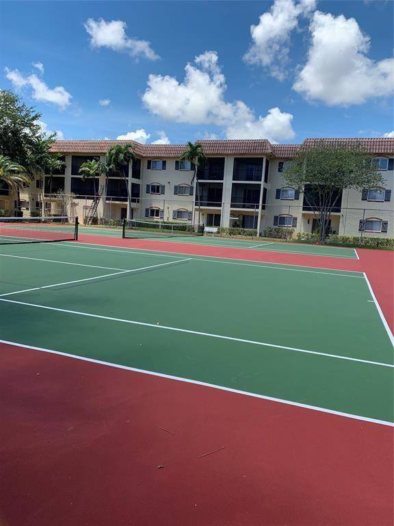 Pompano Beach, FL 33060,251 S Cypress Rd #105