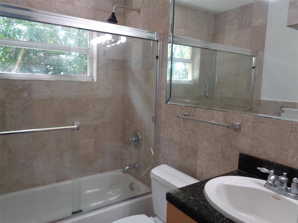 Fort Lauderdale, FL 33304,728 NE 13th Ct #14