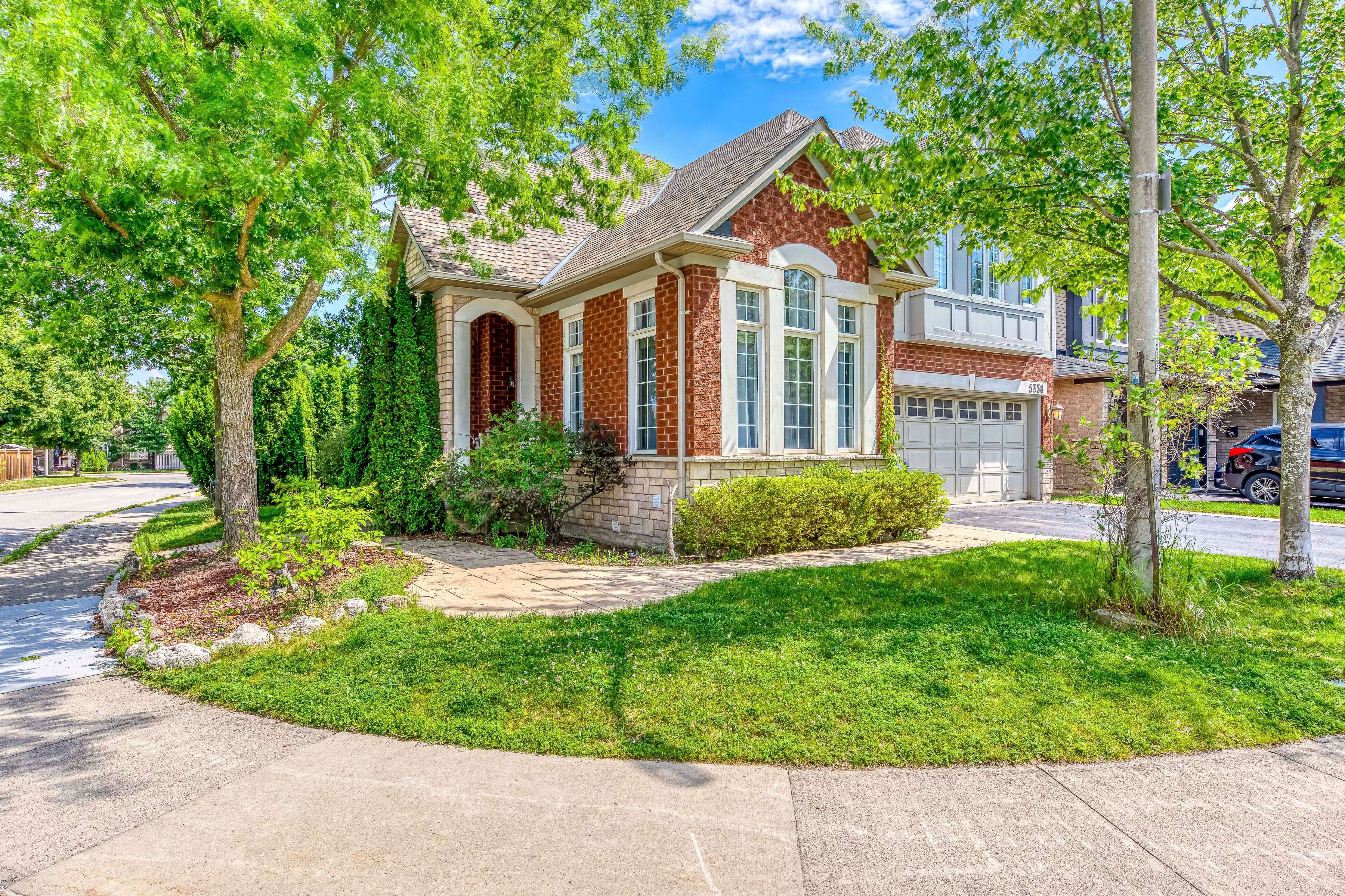 Burlington, ON L7L 6Z7,5358 Applegarth DR #Lower