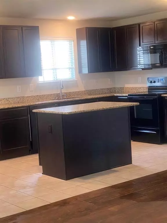 Fort Worth, TX 76179,5840 Mirror Ridge Drive