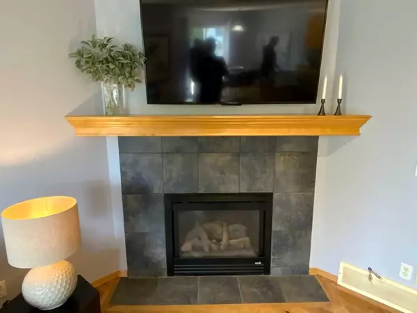 Calgary, AB T3L 2V5,172 Tuscany Meadows Heath NW