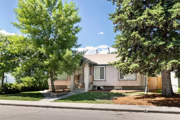 3418 49 AVE, Red Deer, AB T4N 3W2
