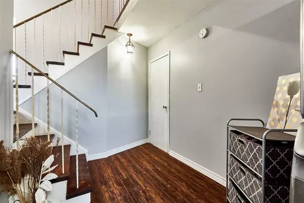 Oshawa, ON L1H 7P4,40 Merivale ST #Main