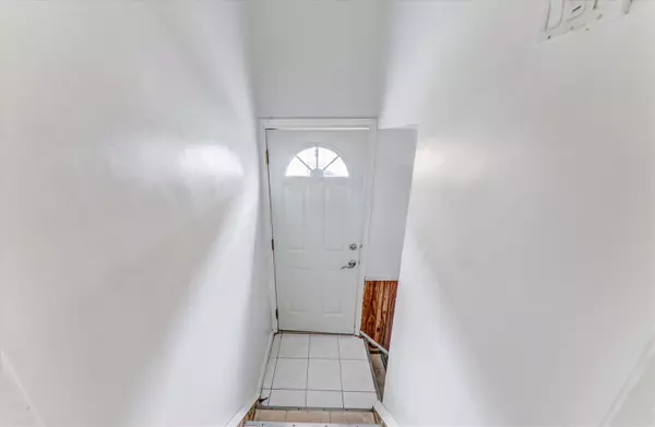Toronto E04, ON M1P 1P1,110 Ellendale DR #Basement