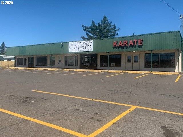 1003 W CENTRAL AVE, Sutherlin, OR 97479