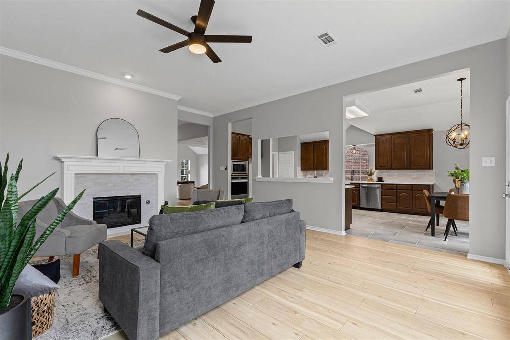 4303 Vine Ridge Court, Arlington, TX 76017