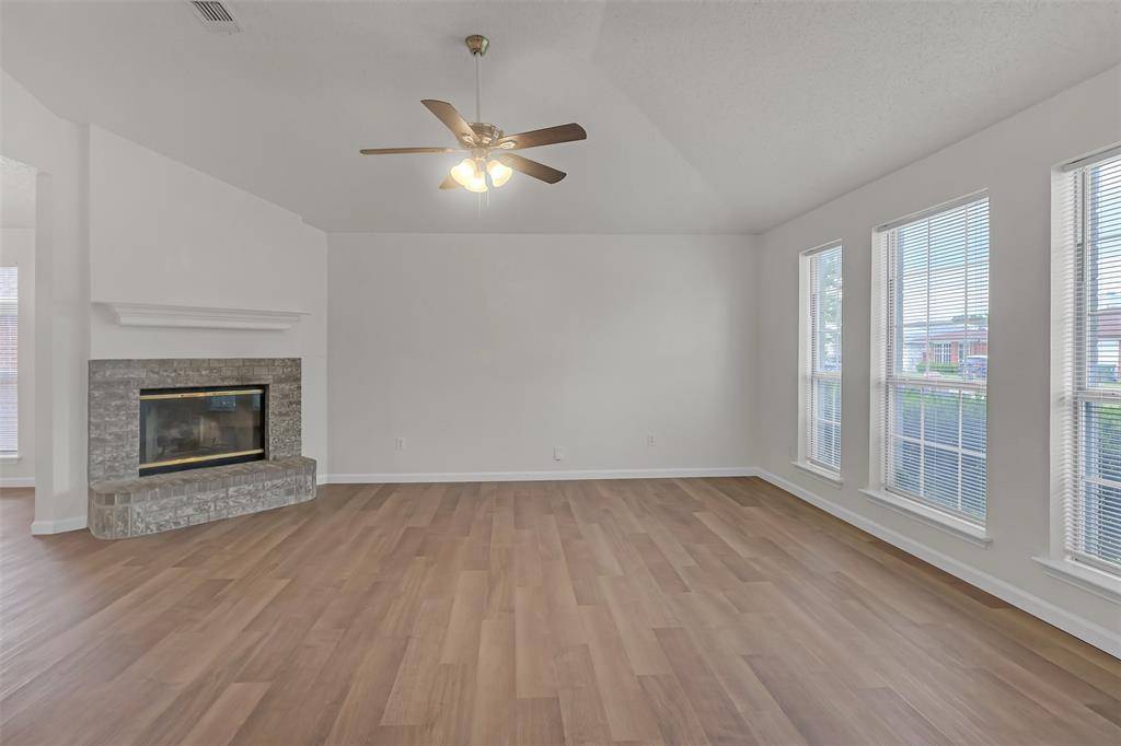 Arlington, TX 76018,6008 King William Drive