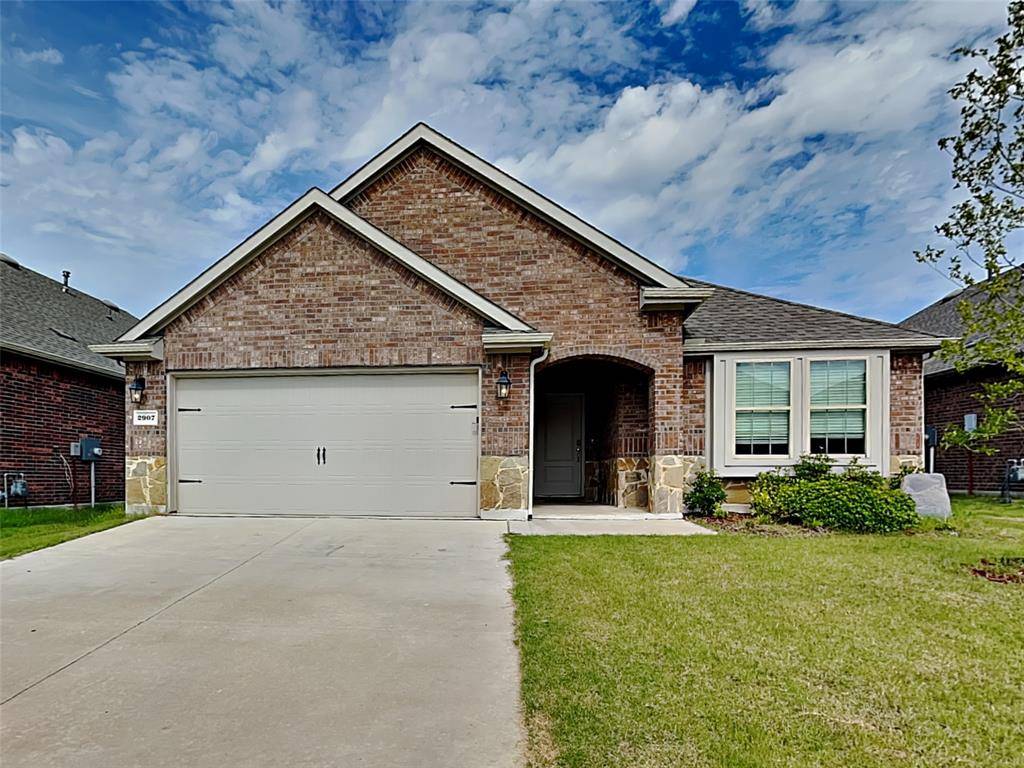 2907 Brady Starr Drive, Aubrey, TX 76227