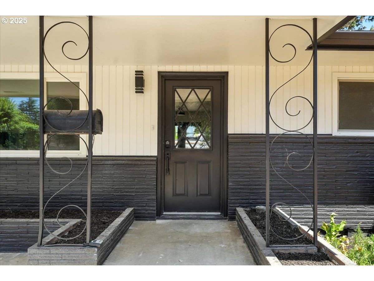 Newberg, OR 97132,1415 E 7TH ST