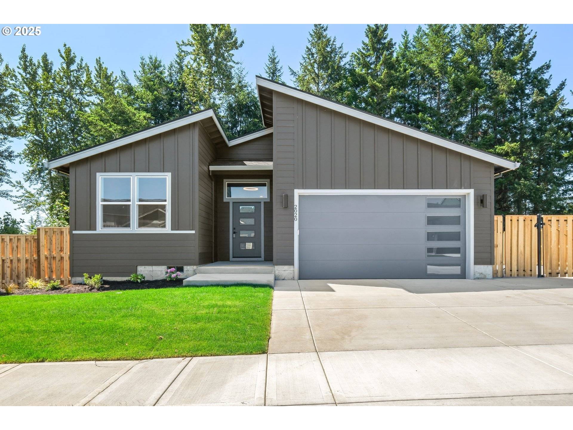 La Center, WA 98629,2020 E Badger WAY