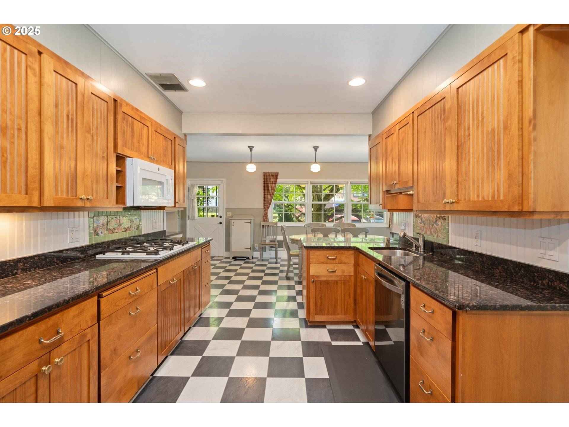 Portland, OR 97219,660 SW EVANS ST