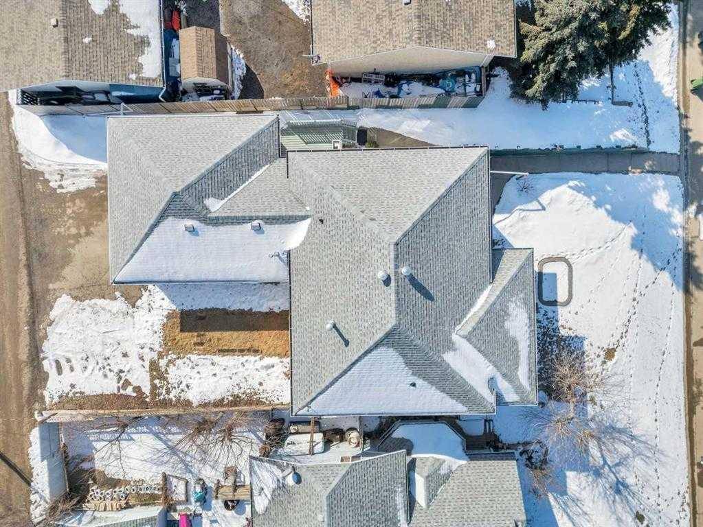 Ponoka, AB T4J 1B7,4013 45 street