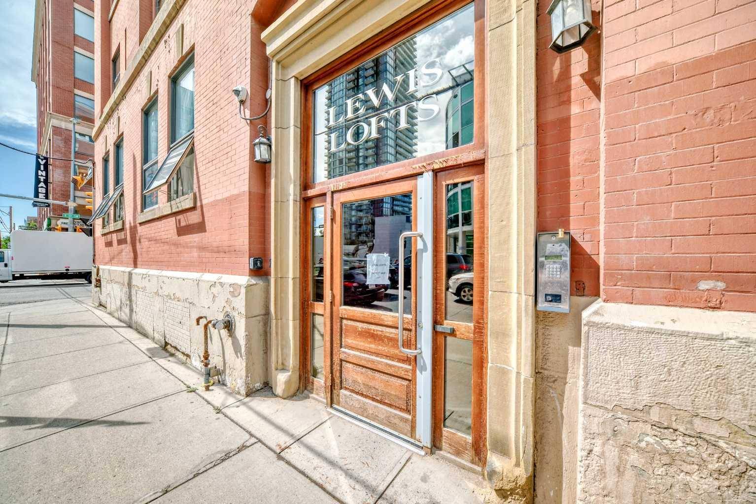 Calgary, AB T2R 0C3,240 11 AVE SW #402