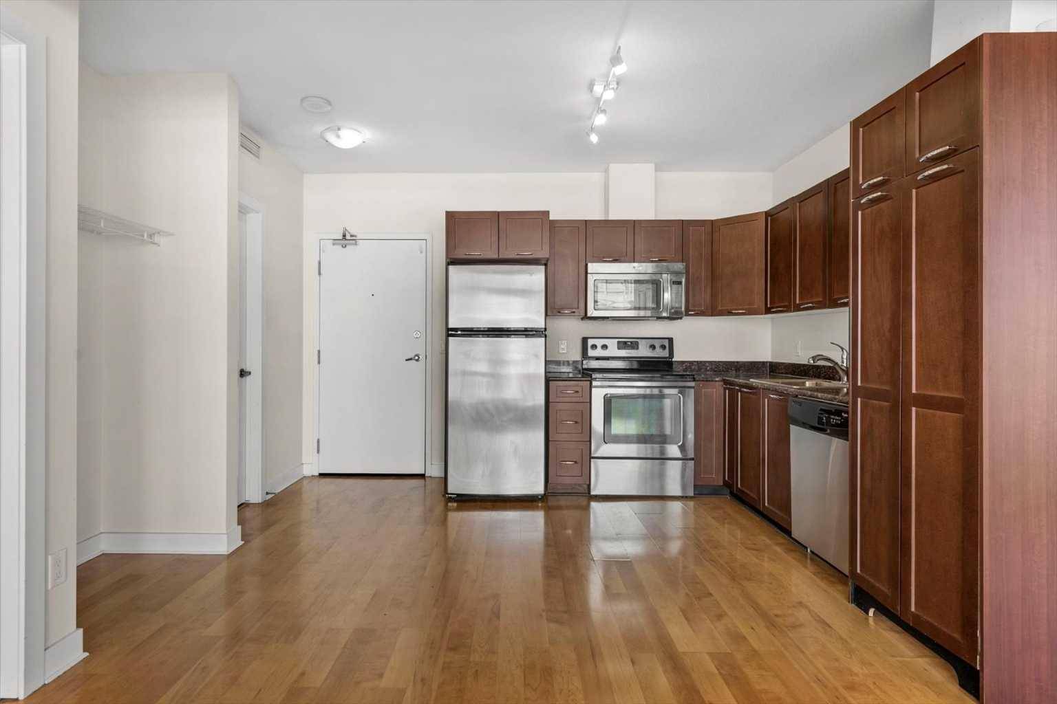 Calgary, AB T2L2L5,3820 Brentwood RD Northwest #1308