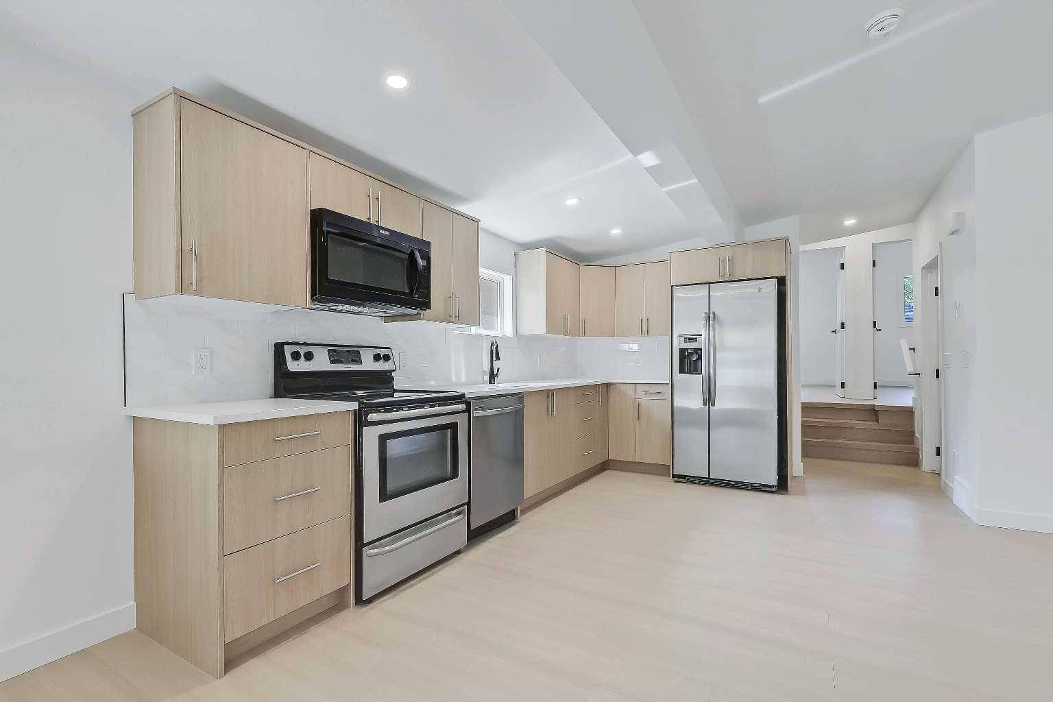 Calgary, AB T2V 0P1,641 & 639 69 AVE SW