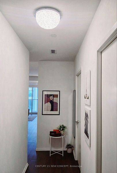 Toronto C10, ON M4S 0B1,5 Soudan AVE #912