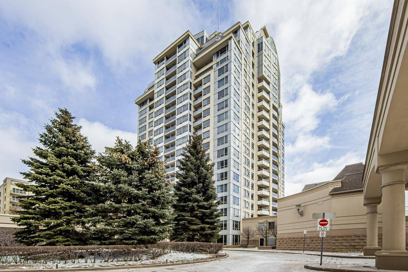 Toronto C15, ON M2K 1H1,8 Rean DR #1701