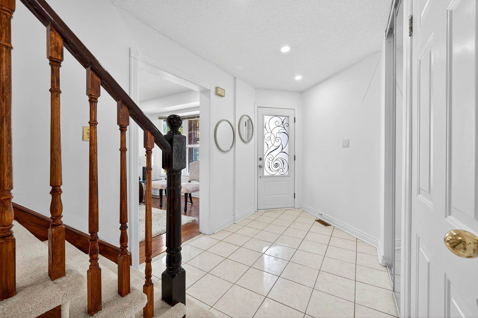 Toronto E11, ON M1B 5G7,120 Littles RD