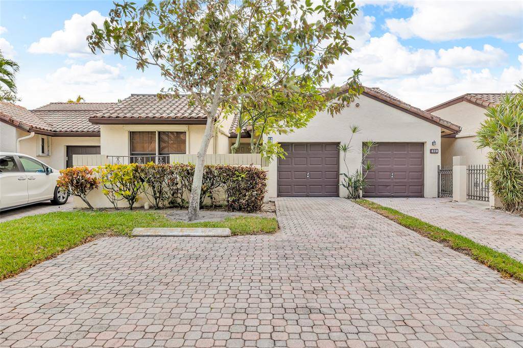 424 Ashwood Pl, Boca Raton, FL 33431
