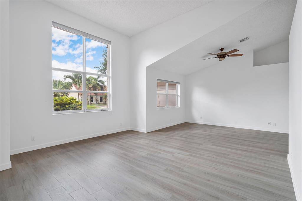 Davie, FL 33328,9101 N Southern Orchard Rd