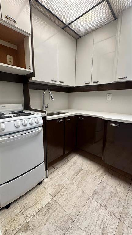 Deerfield Beach, FL 33064,1100 Crystal Lake Dr #210