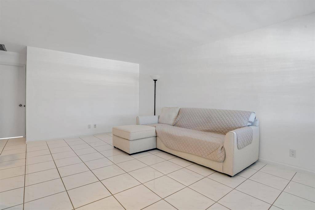Lighthouse Point, FL 33064,2050 NE 39th St #307-E
