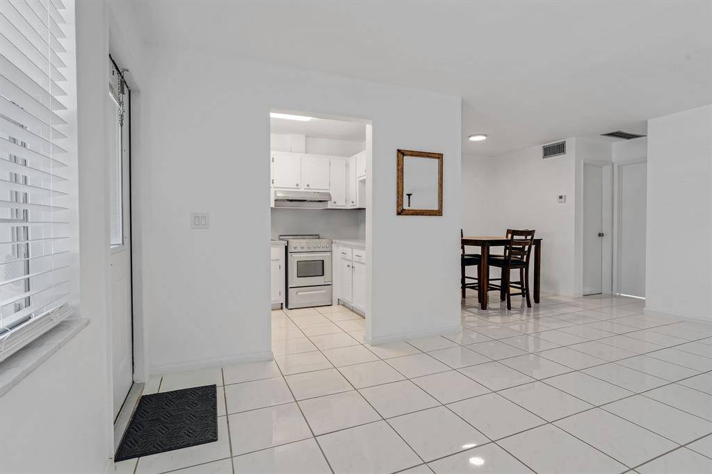 Lighthouse Point, FL 33064,2050 NE 39th St #307-E