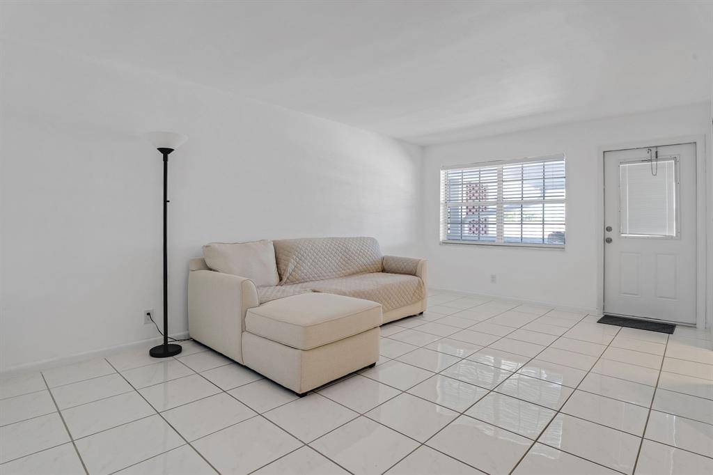 Lighthouse Point, FL 33064,2050 NE 39th St #307-E