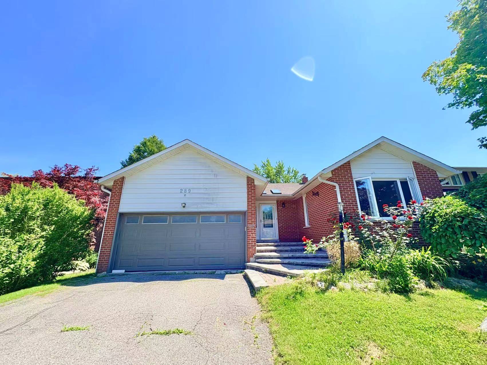 289 Plymouth TRL, Newmarket, ON L3Y 6G6
