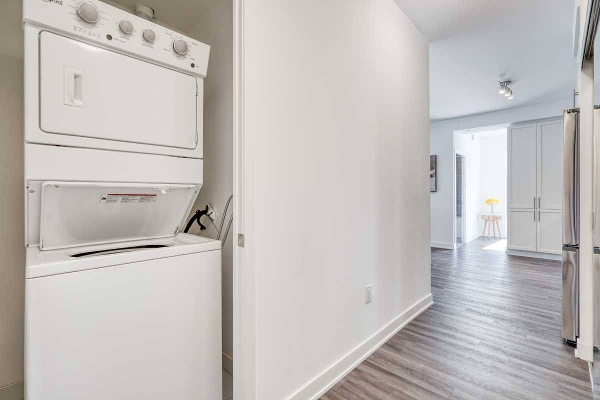 95 Oneida CRES #1610, Richmond Hill, ON L4B 0H5