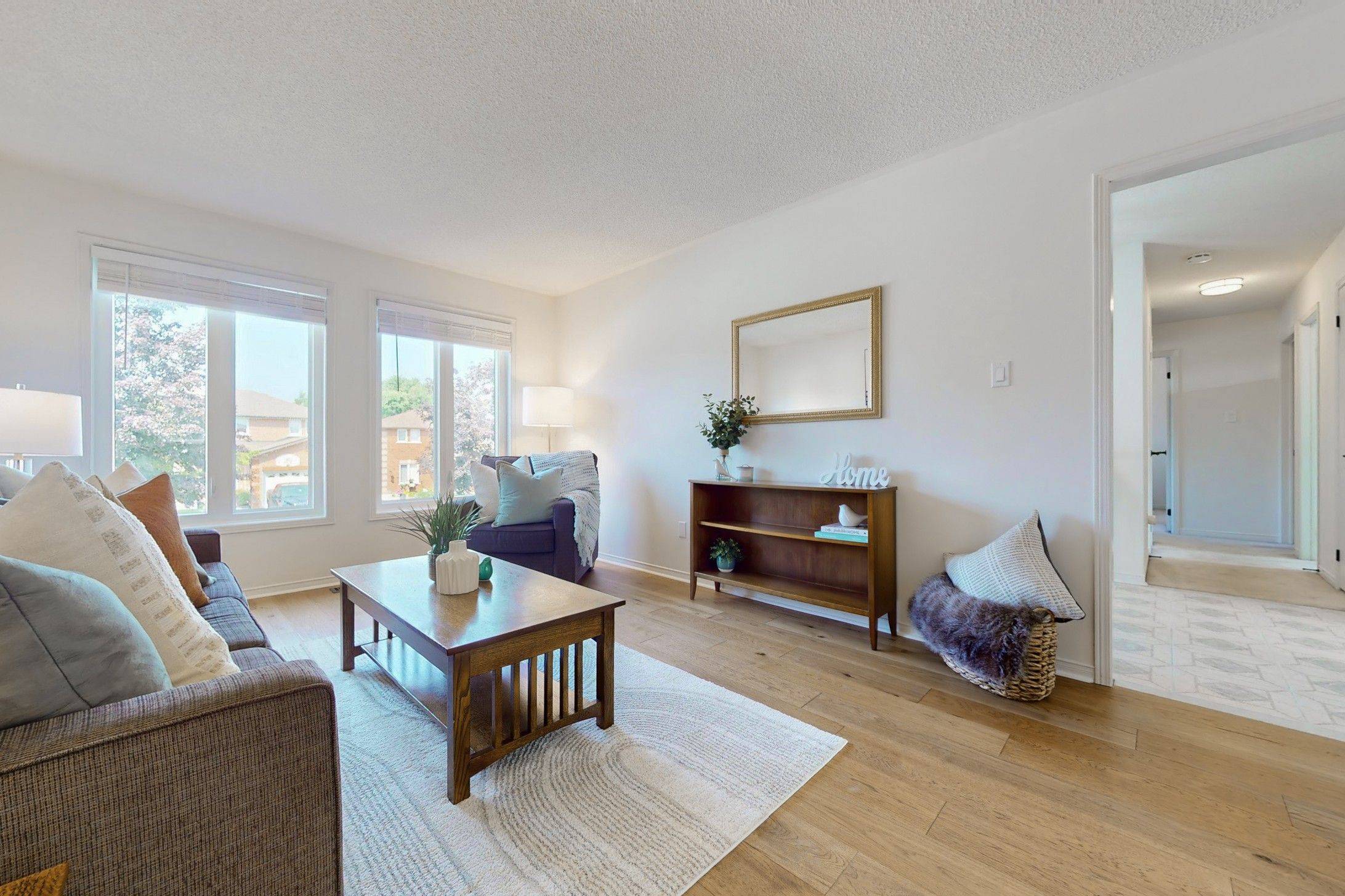 Bradford West Gwillimbury, ON L3Z 2X7,93 Compton CRES
